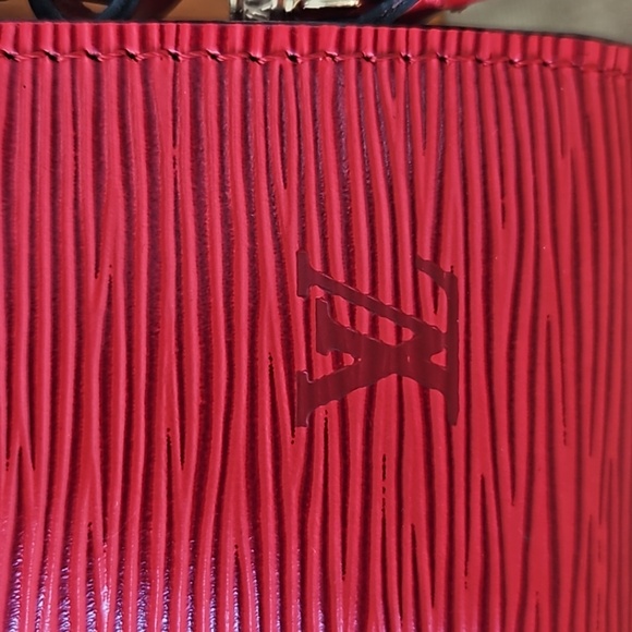 Louis Vuitton Epi Pouch - Picture 11 of 16